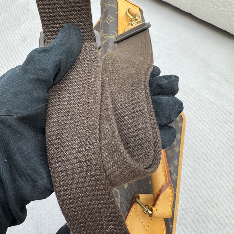 Louis Vuitton Monogram 帆布便攜式西裝袋-18