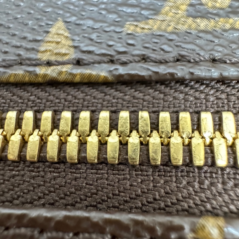 Louis Vuitton Monogram 帆布便攜式西裝袋-26