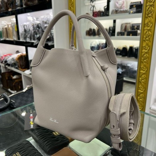 東區正精品㊣Loro Piana Bale Small FAN8964 全新灰色錘紋小牛皮水桶包附背帶小款RZ6283-1