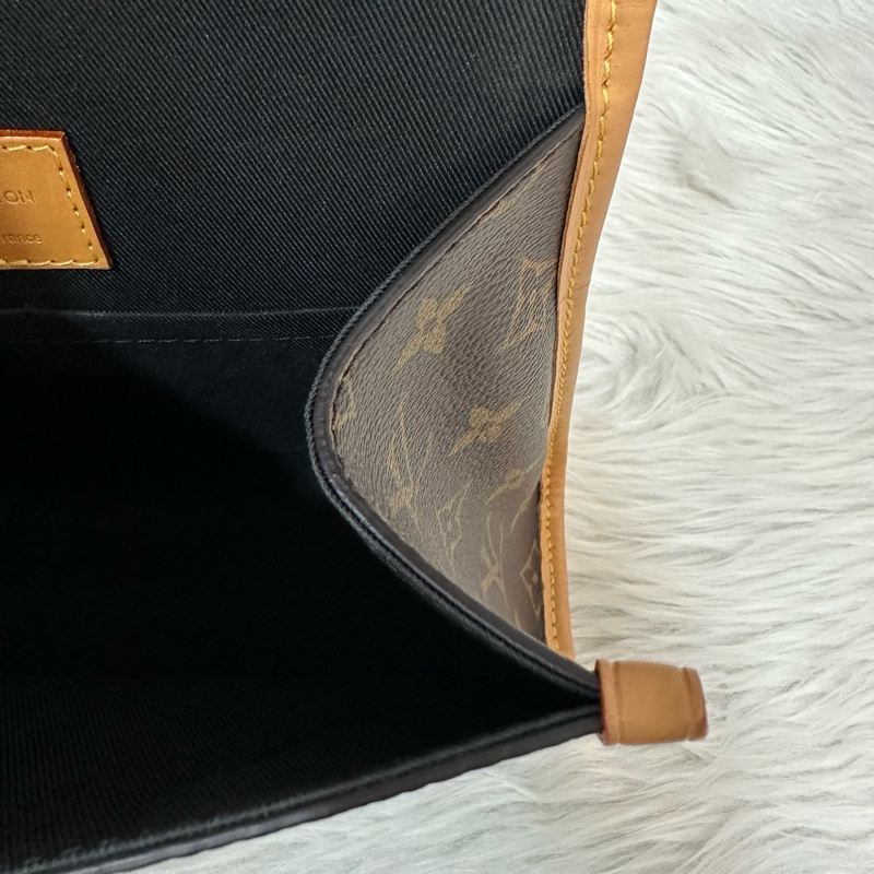 🔥必收款絕版品🔥 LV M44919原花金釦斜背包 兩用包IVY-48