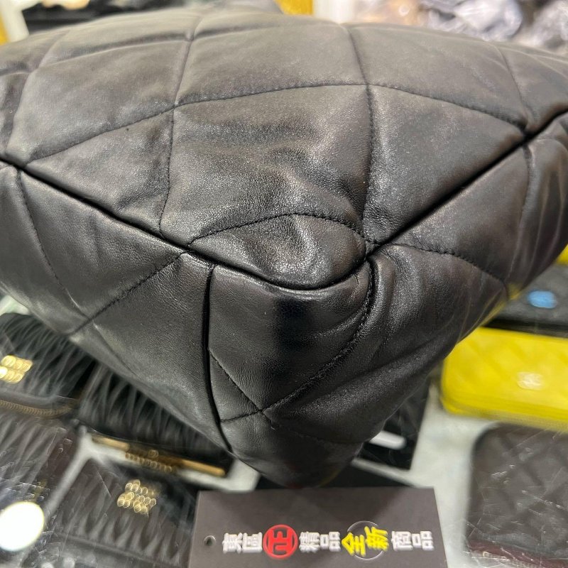 東區正精品㊣CHANEL 19 AS3519 香奈兒黑色大菱格紋小羊皮金銀鍊直式肩背包 RZ6286-9