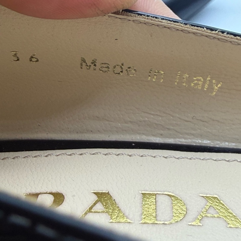 prada普拉達 尖頭蝴蝶結低跟鞋/附件：無 尺碼：36碼-6