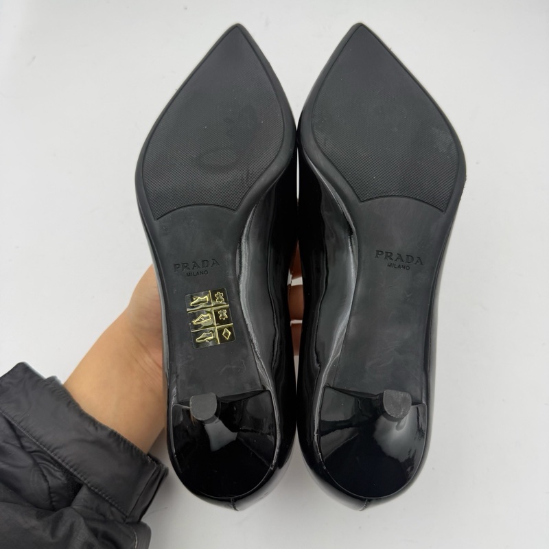 prada普拉達 尖頭蝴蝶結低跟鞋/附件：無 尺碼：36碼-7