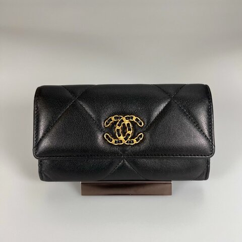 CHANEL 19掀蓋中夾 黑 29開