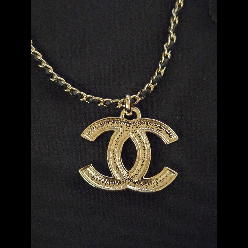 (近新閒置品)Chanel雙C logo皮穿鍊項鍊-4