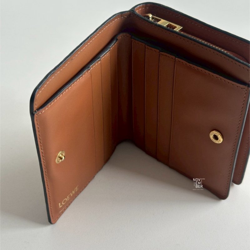 98新🤎 Loewe 羅意威 滿版Logo 短夾 金棕色-3