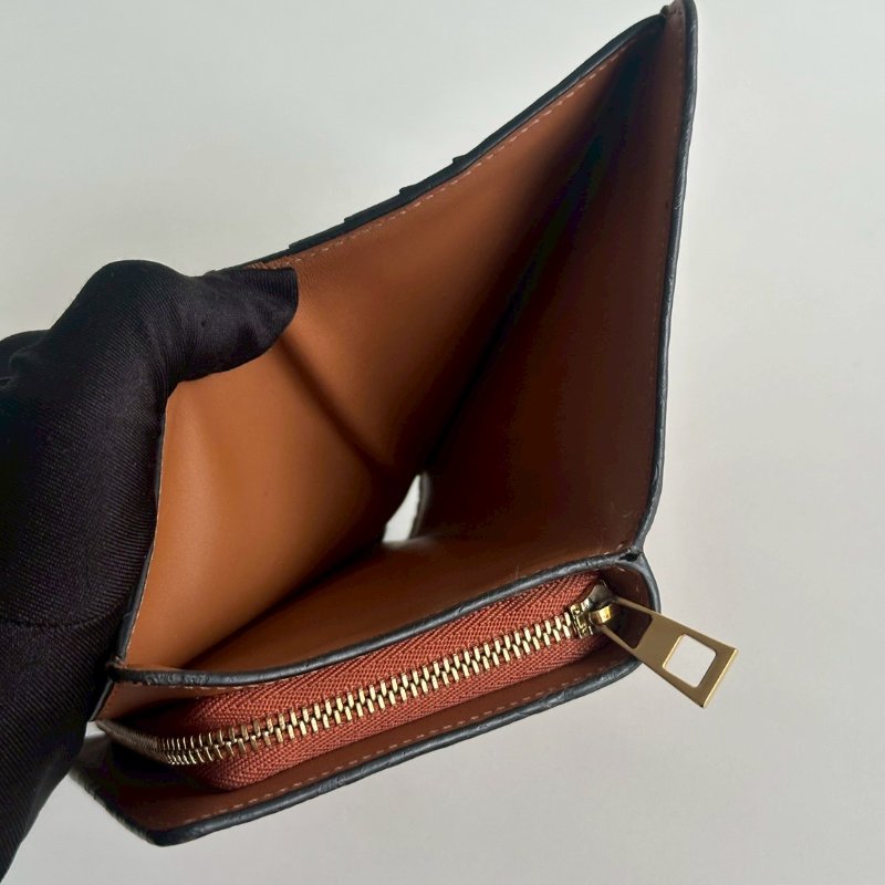 98新🤎 Loewe 羅意威 滿版Logo 短夾 金棕色-10