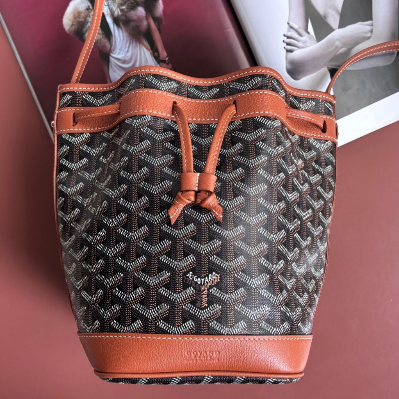 ::GOYARD:: Petit flot 棕色皮革邊 經典花紋 水桶包 肩背包 腋下包-1