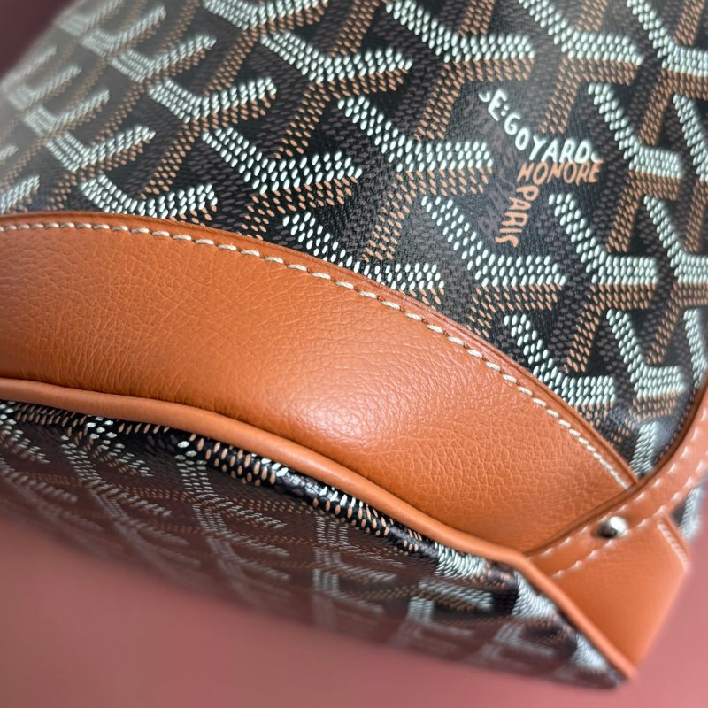 ::GOYARD:: Petit flot 棕色皮革邊 經典花紋 水桶包 肩背包 腋下包-7
