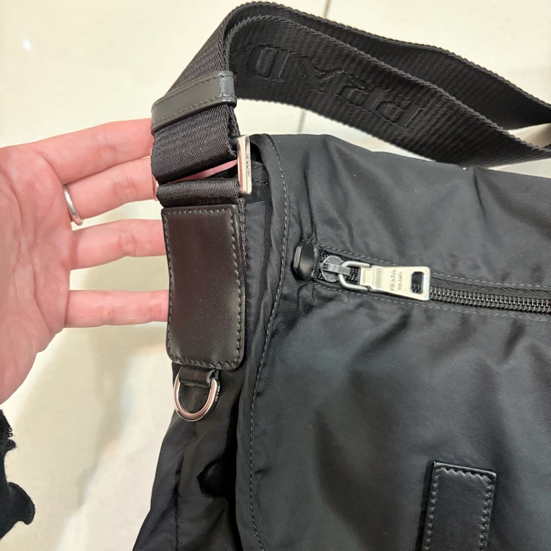 Prada大型尼龍郵差包-2