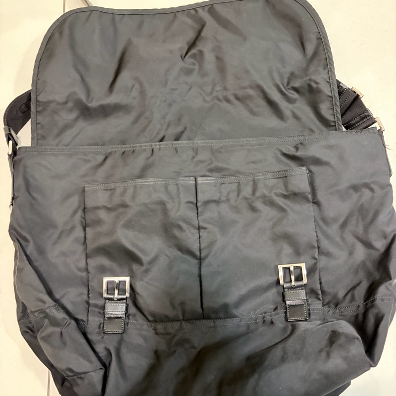 Prada大型尼龍郵差包-5