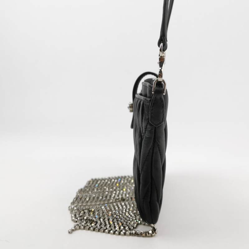 Miu Miu羊皮褶皺流蘇字母logo斜挎包-2