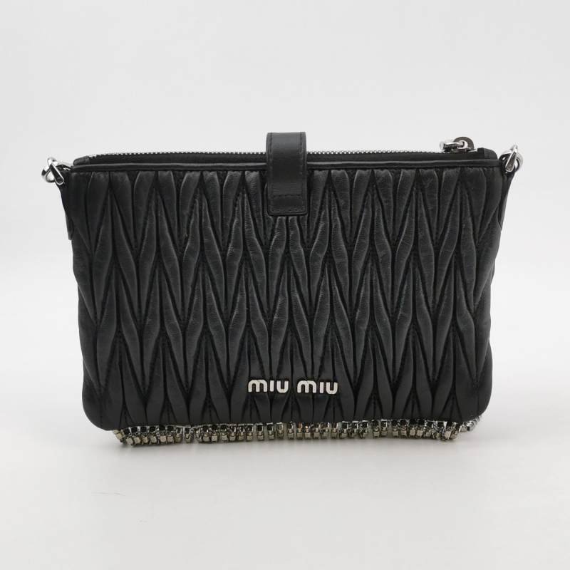 Miu Miu羊皮褶皺流蘇字母logo斜挎包-4