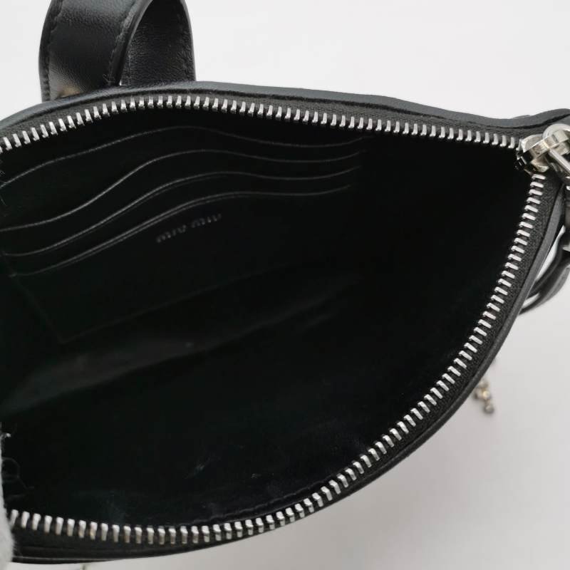 Miu Miu羊皮褶皺流蘇字母logo斜挎包-6