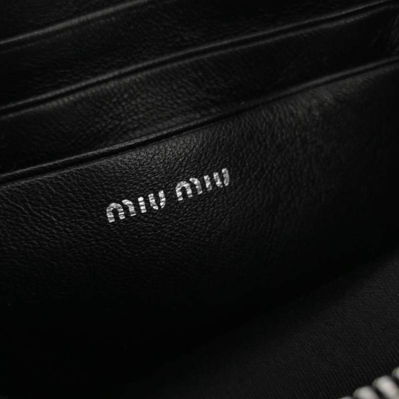 Miu Miu羊皮褶皺流蘇字母logo斜挎包-7