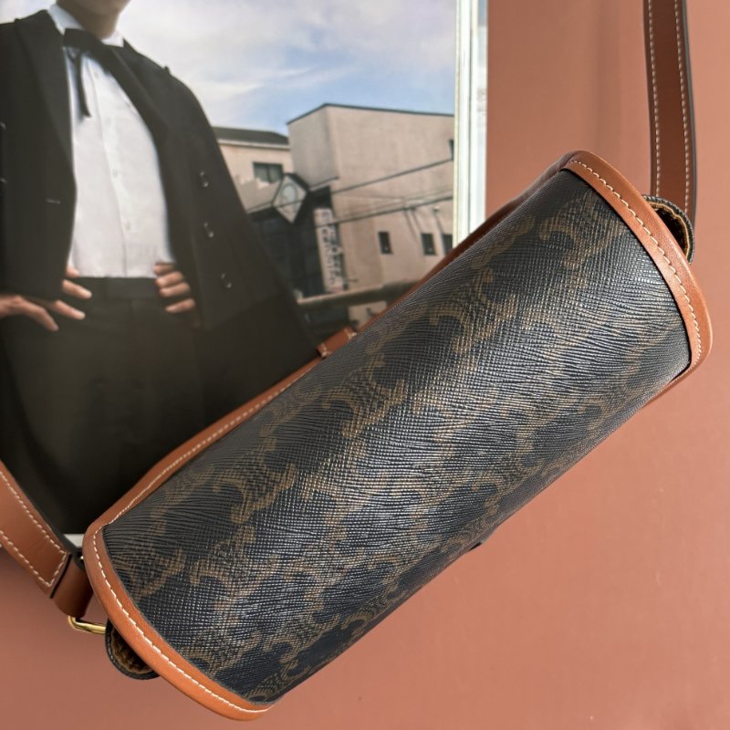 ::Celine:: Medium Folco Bag In Triomphe Canvas 棕褐色凱旋門老花帆布拼咖啡色小牛皮中型半圓肩背包-2