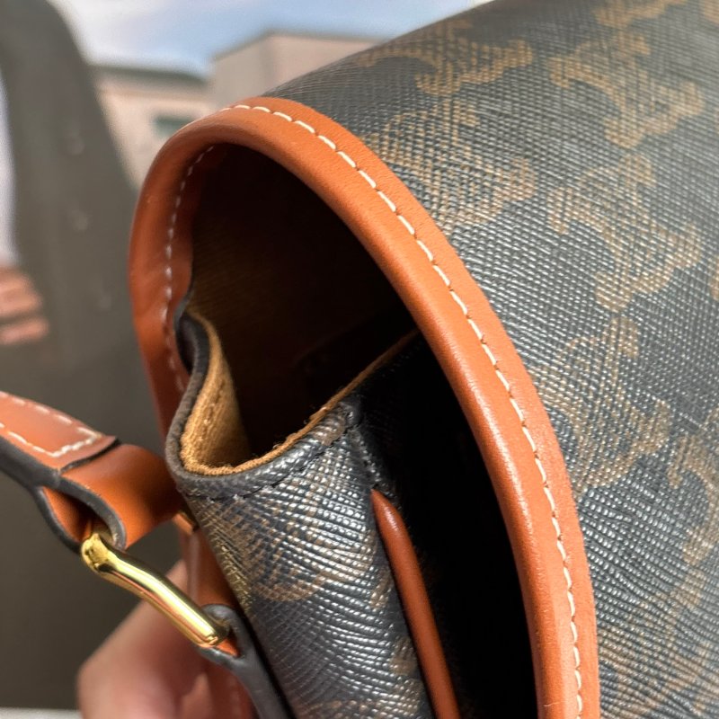 ::Celine:: Medium Folco Bag In Triomphe Canvas 棕褐色凱旋門老花帆布拼咖啡色小牛皮中型半圓肩背包-8