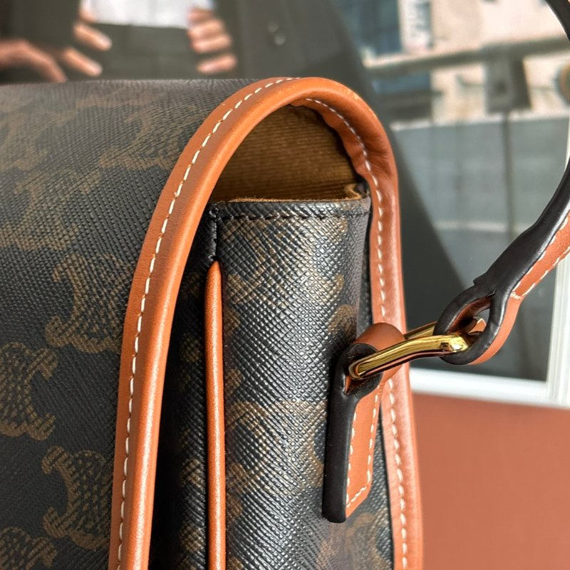 ::Celine:: Medium Folco Bag In Triomphe Canvas 棕褐色凱旋門老花帆布拼咖啡色小牛皮中型半圓肩背包-9