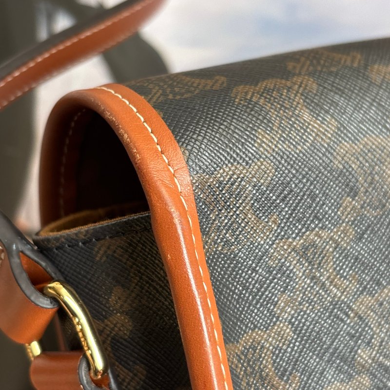 ::Celine:: Medium Folco Bag In Triomphe Canvas 棕褐色凱旋門老花帆布拼咖啡色小牛皮中型半圓肩背包-15