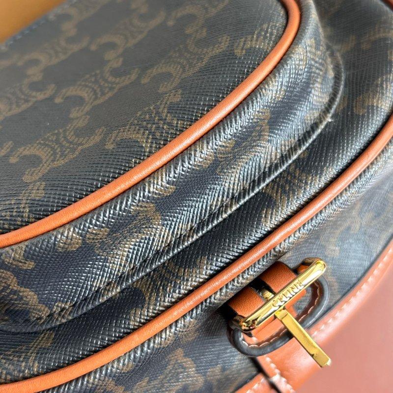 ::Celine:: Medium Folco Bag In Triomphe Canvas 棕褐色凱旋門老花帆布拼咖啡色小牛皮中型半圓肩背包-20