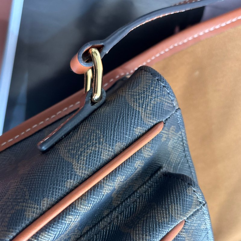 ::Celine:: Medium Folco Bag In Triomphe Canvas 棕褐色凱旋門老花帆布拼咖啡色小牛皮中型半圓肩背包-21