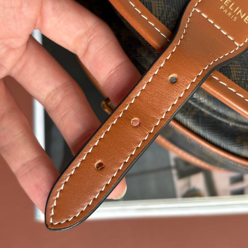 ::Celine:: Medium Folco Bag In Triomphe Canvas 棕褐色凱旋門老花帆布拼咖啡色小牛皮中型半圓肩背包-23