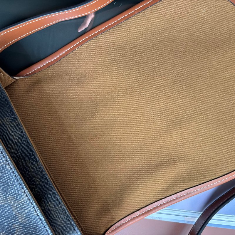 ::Celine:: Medium Folco Bag In Triomphe Canvas 棕褐色凱旋門老花帆布拼咖啡色小牛皮中型半圓肩背包-24