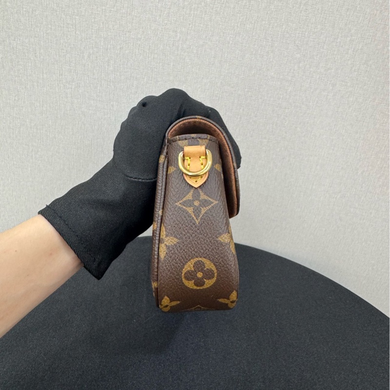 99新LV路易威登/Louis Vuitton ivy 芯片款 專櫃在售斷貨溢價款，兩條肩帶一個鏈條做腋下，一個植鞣革肩帶做斜挎(可調節)尺寸23.5x12x4.5cm-2