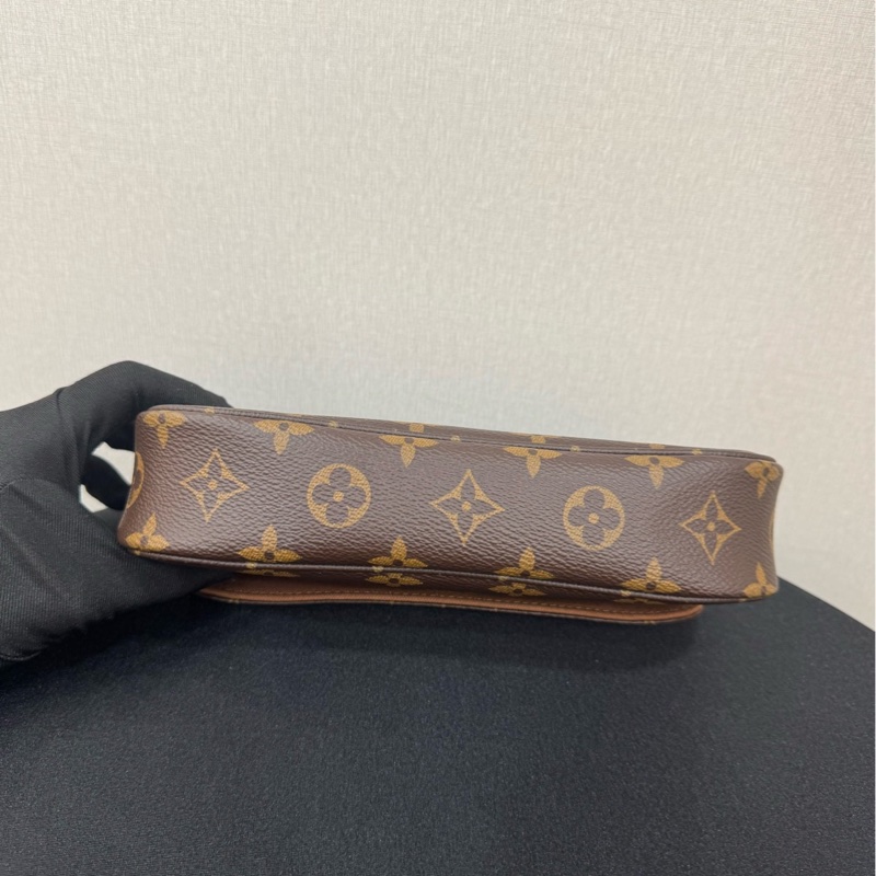99新LV路易威登/Louis Vuitton ivy 芯片款 專櫃在售斷貨溢價款，兩條肩帶一個鏈條做腋下，一個植鞣革肩帶做斜挎(可調節)尺寸23.5x12x4.5cm-4