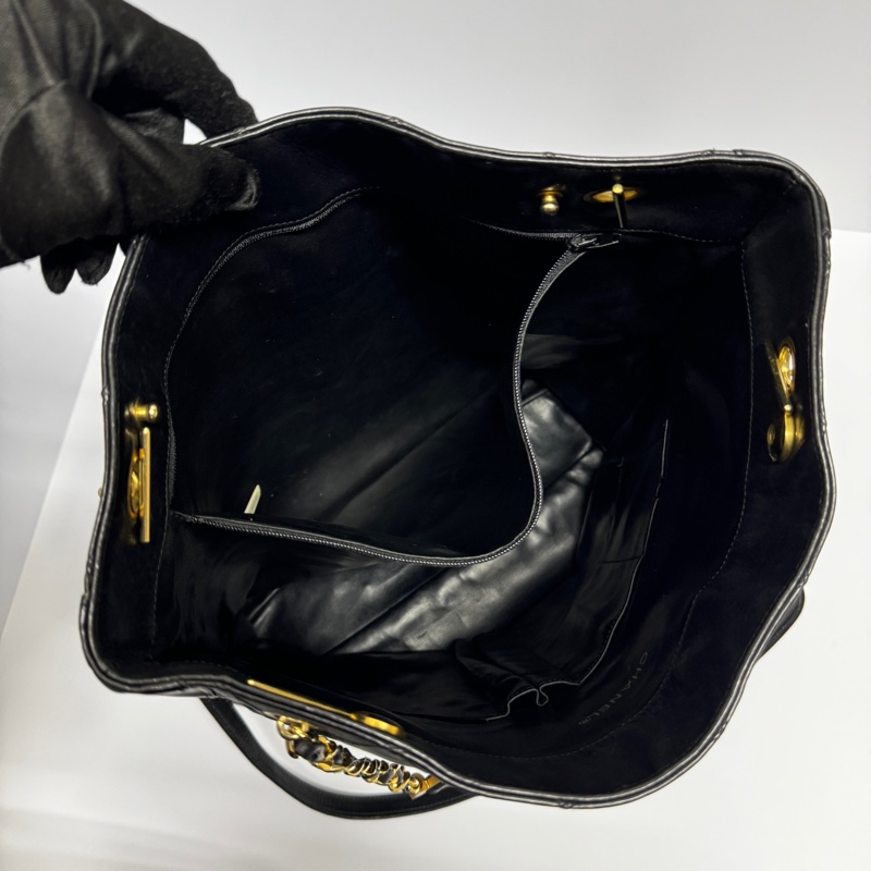 【牛皮超耐用🦾】 Chanel 經典黑金 菱格紋肩背包 （專櫃26.7萬）-8