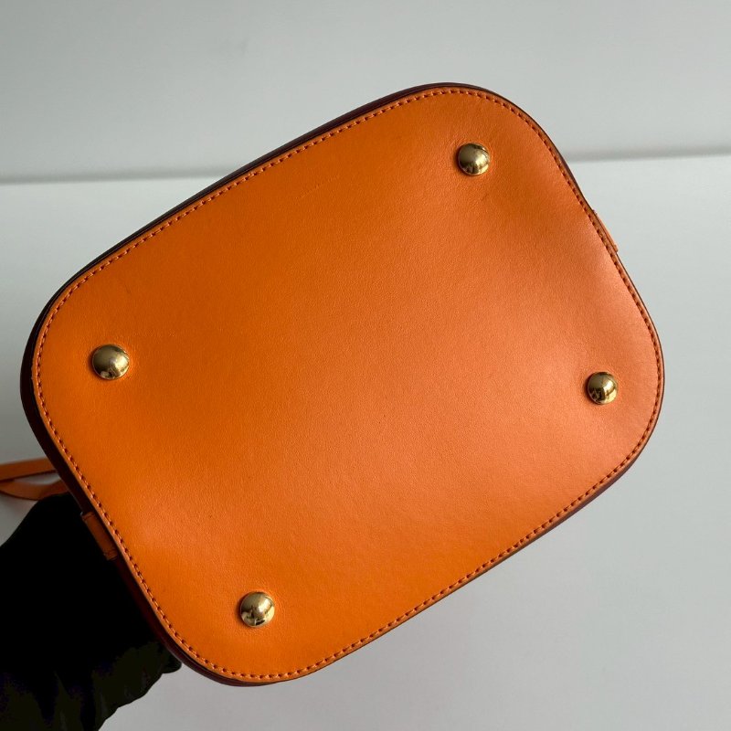 98新❤️🧡 Burberry 紅色拼接橘色水桶包-8