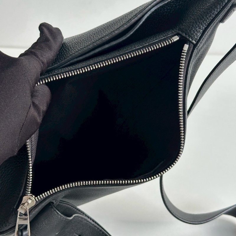 99新🆕 Loewe 羅意威 三角胸包 黑色銀釦-10