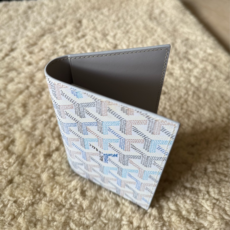 白色情人節禮物🎁Goyard 2026限量色 冰川藍 護照夾-11