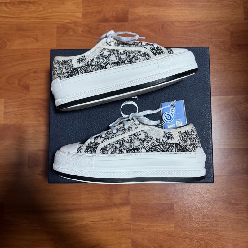 Dior厚底鞋迪奧Walk'n'Dior刺繡時尚板鞋 女款白黑 35.5碼-0