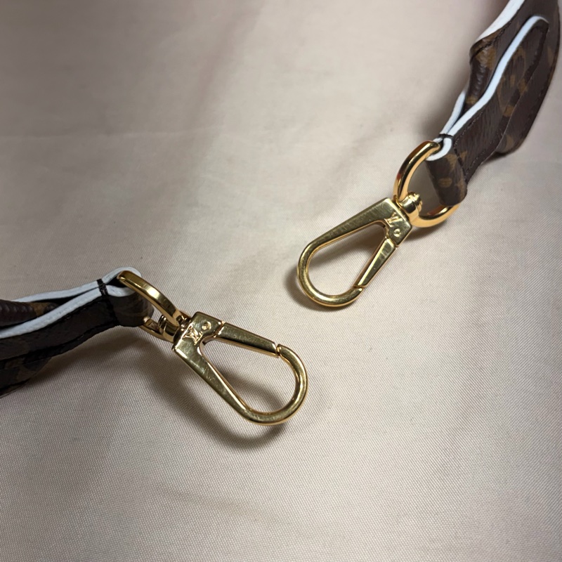 ‼️全台最甜近新美品 LV新款寬背帶/ 肩帶 LouisVuitton 路易威登 雙面用-4