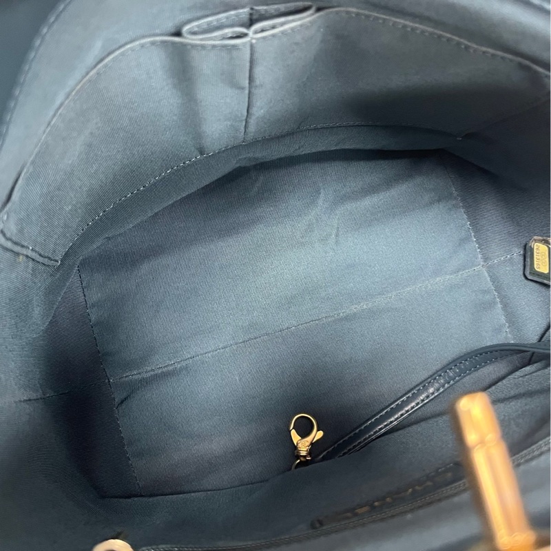 Chanel Button up Hobo 嬉皮包-13