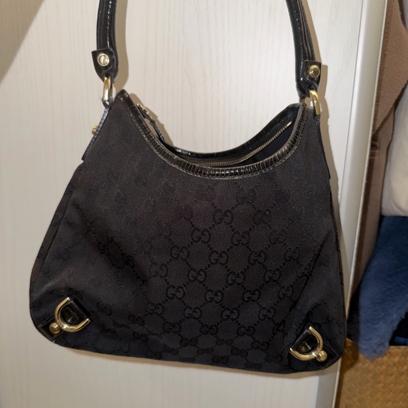Gucci Abbey 系列的黑色GG 緹花帆布D 型環肩背包 / vintage包-1