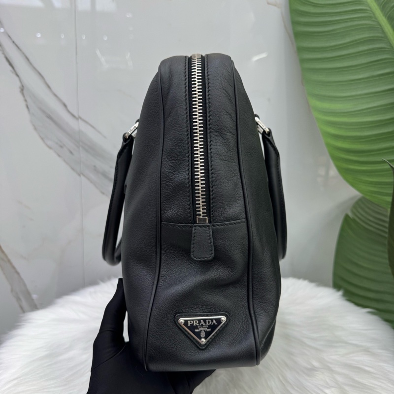 Prada普拉達黑色經典三角標男士公文包 全皮質感軟糯高級 啞光黑顯檔次-3