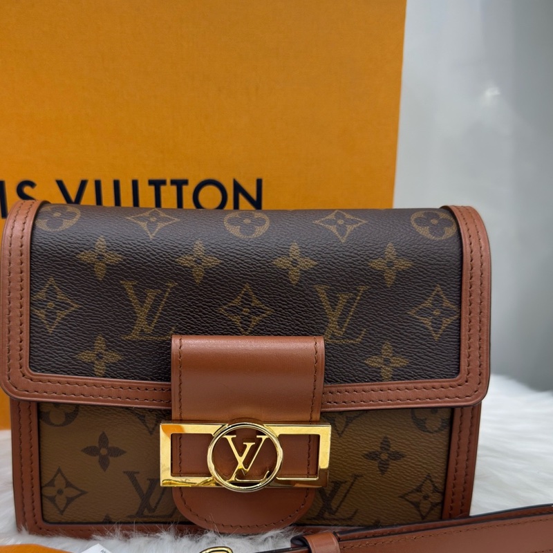 99新LV路易威登/Louis Vuitton達芙妮小號新款銅牌芯片款單肩斜挎包 23年-0