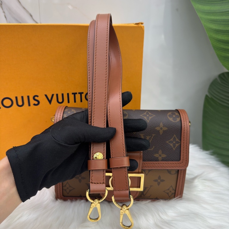 99新LV路易威登/Louis Vuitton達芙妮小號新款銅牌芯片款單肩斜挎包 23年-5