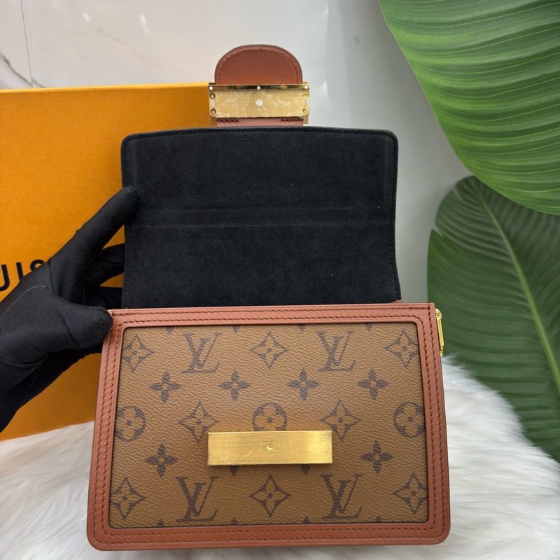 99新LV路易威登/Louis Vuitton達芙妮小號新款銅牌芯片款單肩斜挎包 23年-6