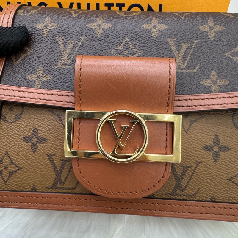 99新LV路易威登/Louis Vuitton達芙妮小號新款銅牌芯片款單肩斜挎包 23年-9