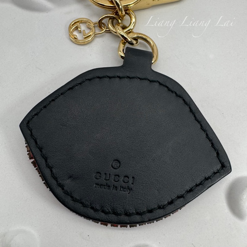GUCCI 水鑽紅唇造型鑰匙圈-1