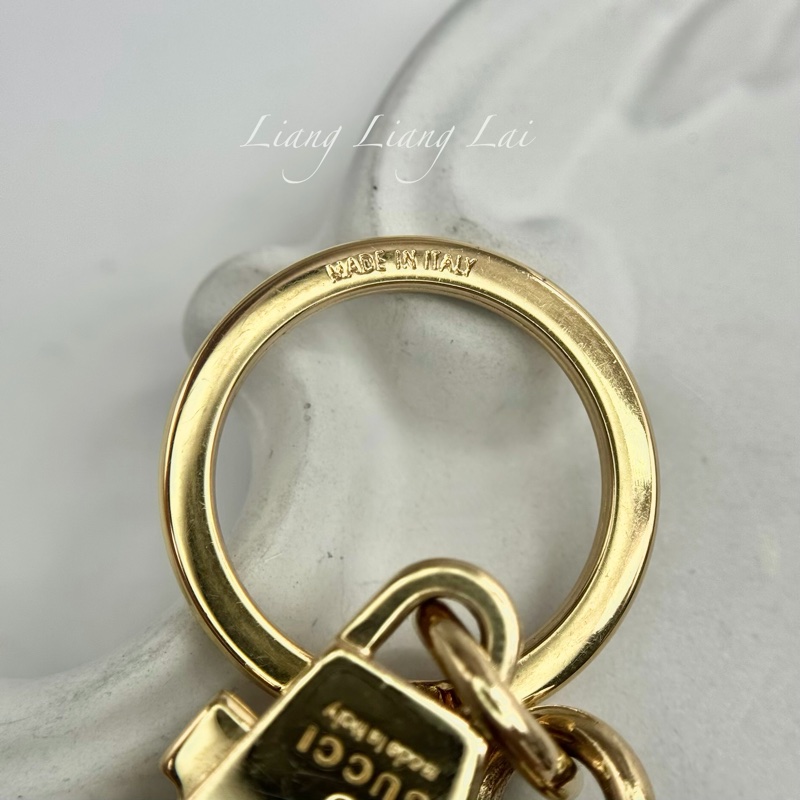 GUCCI 水鑽紅唇造型鑰匙圈-10