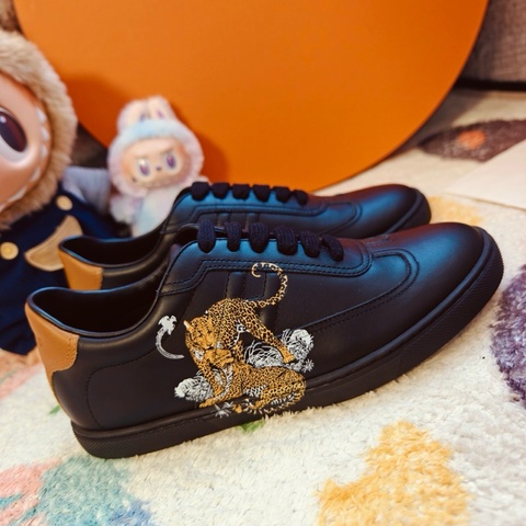 Hermes休閒鞋愛馬仕Quicker黑色板鞋叢林之愛印花38碼