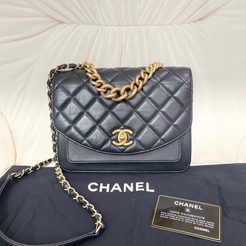 chanel/香奈兒黑金孟買郵差包 28開有卡有標 附件：塵袋