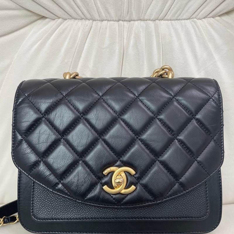 chanel/香奈兒黑金孟買郵差包 28開有卡有標 附件：塵袋-1