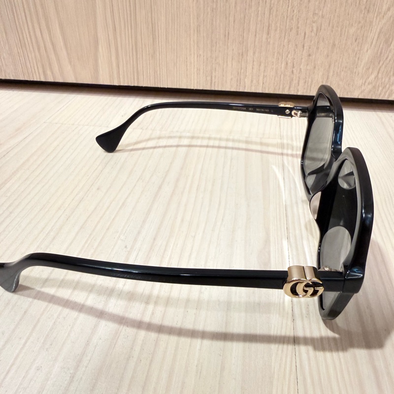 GUCCI｜GG1072SA 黑GG膠框太陽眼鏡-3