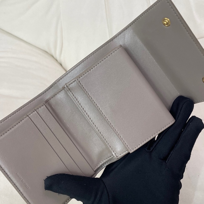賽琳/Celine 小號大象灰色粒面牛皮革三折錢包 20年編碼-4