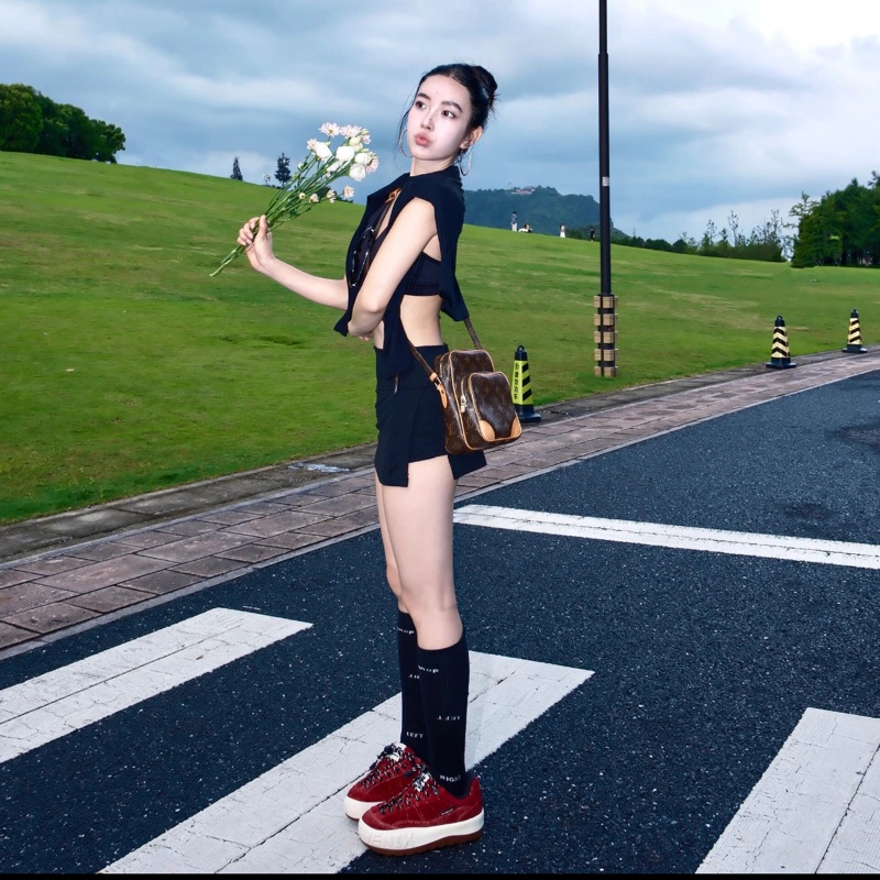 【97新✨ 全網最低價！】LV 相機包 小號 男女同用 （下單前先詢問庫存❗️）-1